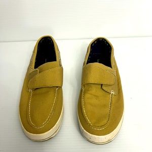Beverlyhills PoliClub slip on shoes men size 9 1/2 D Tan.